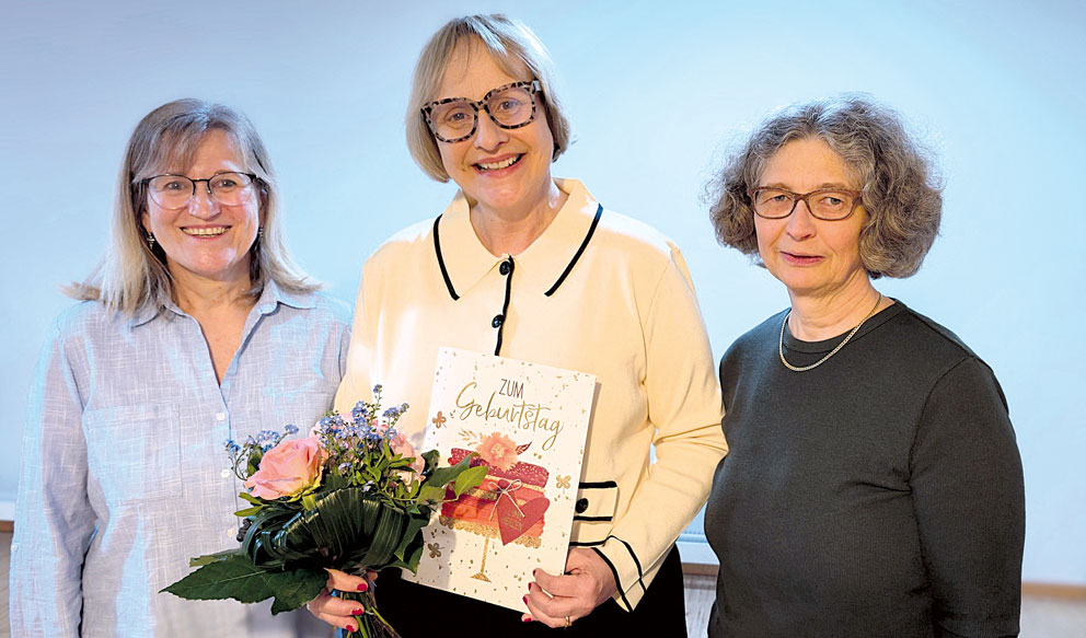 Geschenke fürs Team beim Mittagessen: vlnr Karin Brunner, Sonja Schneller, Doris Schmidt, Katharina Sander, Waltraud Holzammer, Erika Weghorn
